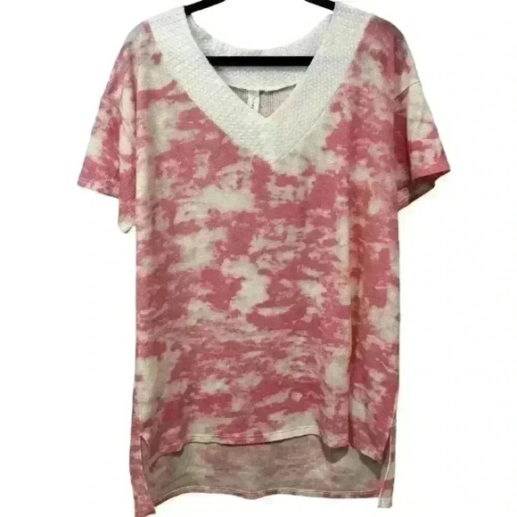 HoneyMe Women's Pink Tie Dye V-Neck T-Shirt Size Small - Picture 1 of 7